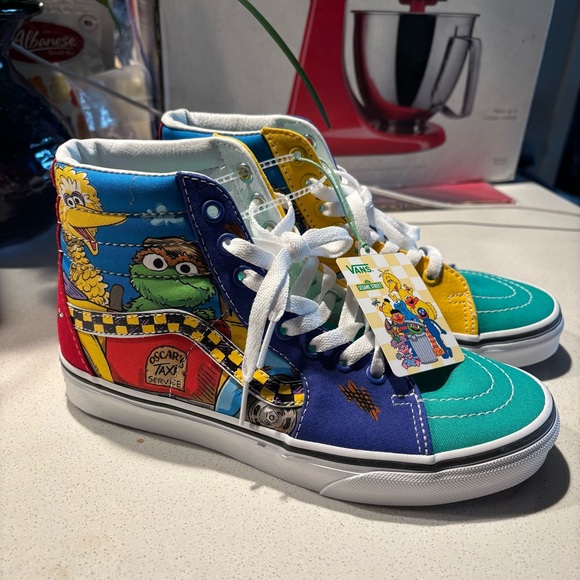 Vans Sesame Street Sk8 Hi Oscar's Taxi Service Sneakers women 7.5 men 6 38 NWT - Picture 3 of 7